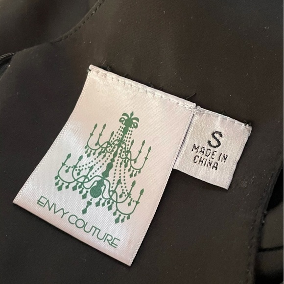 Black satin like dress with cutout size small from envy couture - Picture 6 of 10